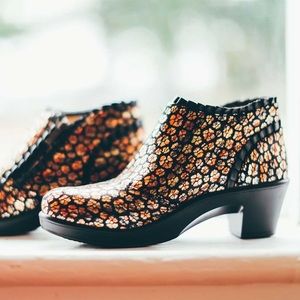 Alegria Hannah Autumn Poppy Boots in Metallic Nubuck Size 36 6 6.5